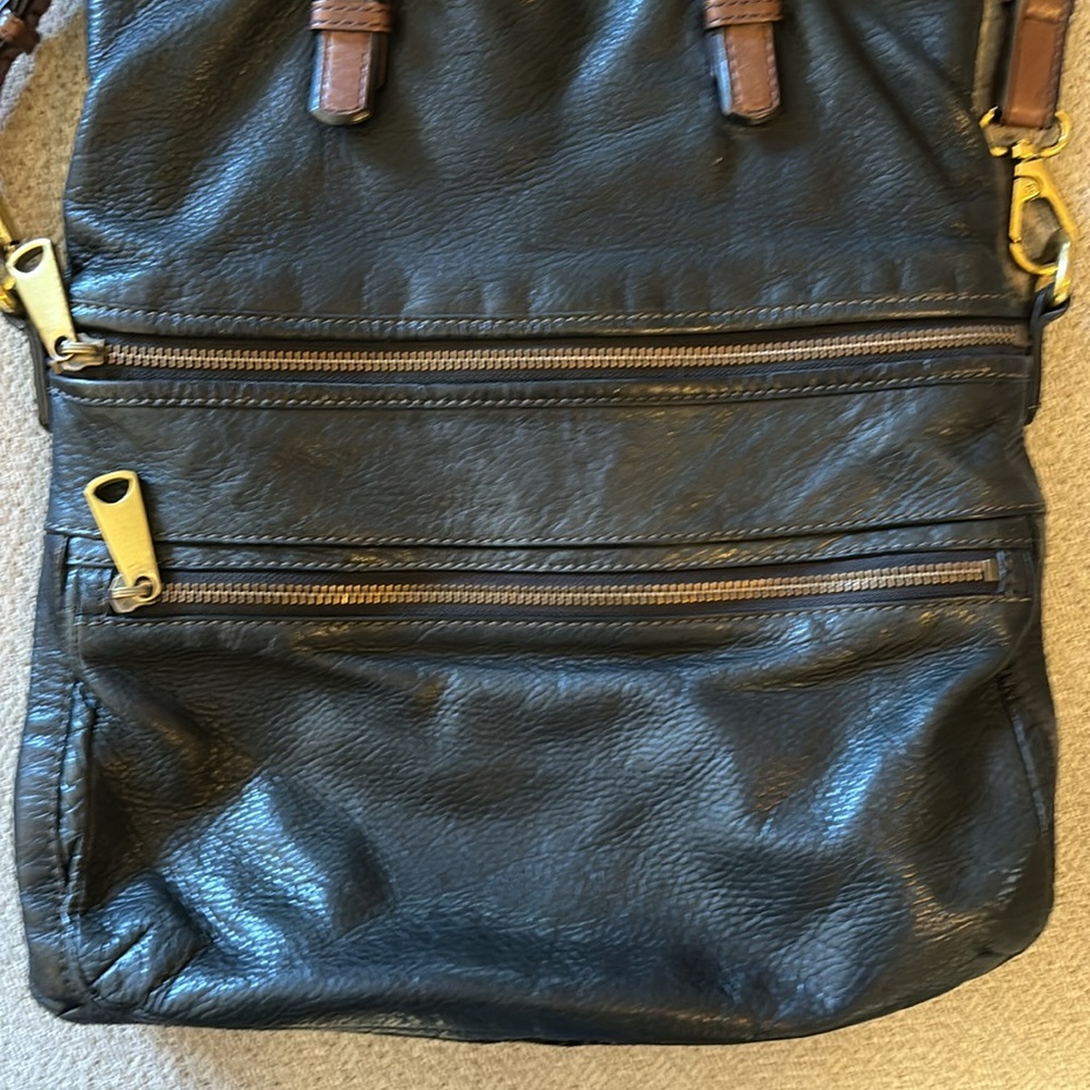 Fossil black leather two way messenger top handle bag beautiful - Picture 2 of 10